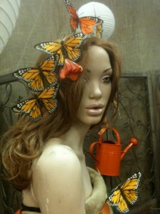 2 mannequin garden 5